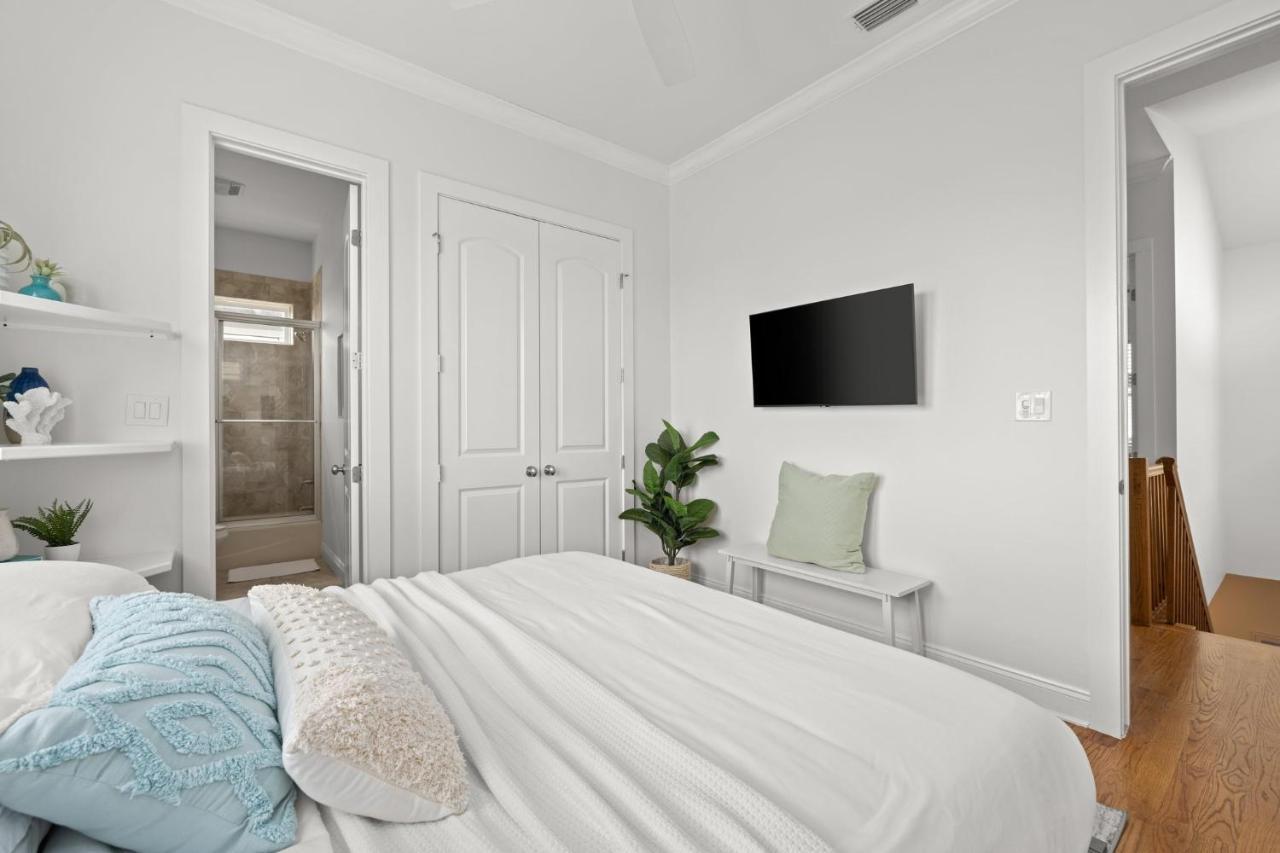 Crescent Moon Palace - A Luxury Home With Pool, Parking, Just Steps To The Beach 파나마 시티 외부 사진